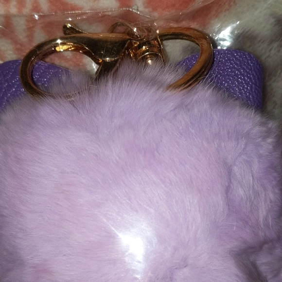 Pom pom keychain - Picture 2 of 5